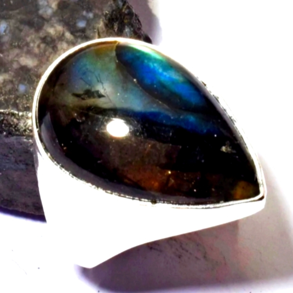 UNISEX STERLING SILVER LABRADORITE RING